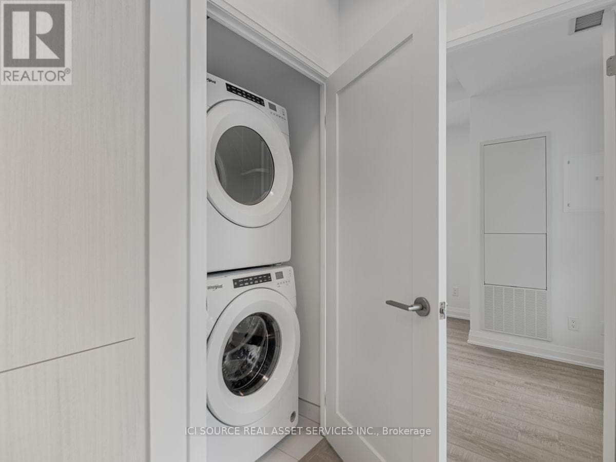 Single Family at 905- 286 Main Street, Toronto (East End-Danforth), Ontario - Photo 6 - RE/MAX Garden City Realty