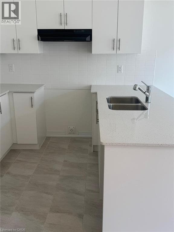 Single Family at 19 LEMON Avenue, Niagara Falls, Ontario - Photo 8 - RE/MAX Garden City Realty