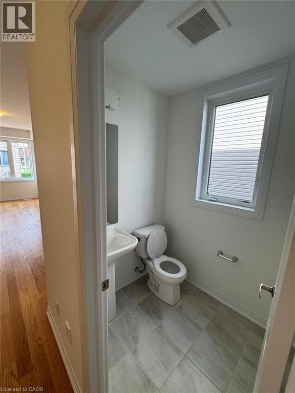 Single Family at 19 LEMON Avenue, Niagara Falls, Ontario - Photo 3 - RE/MAX Garden City Realty