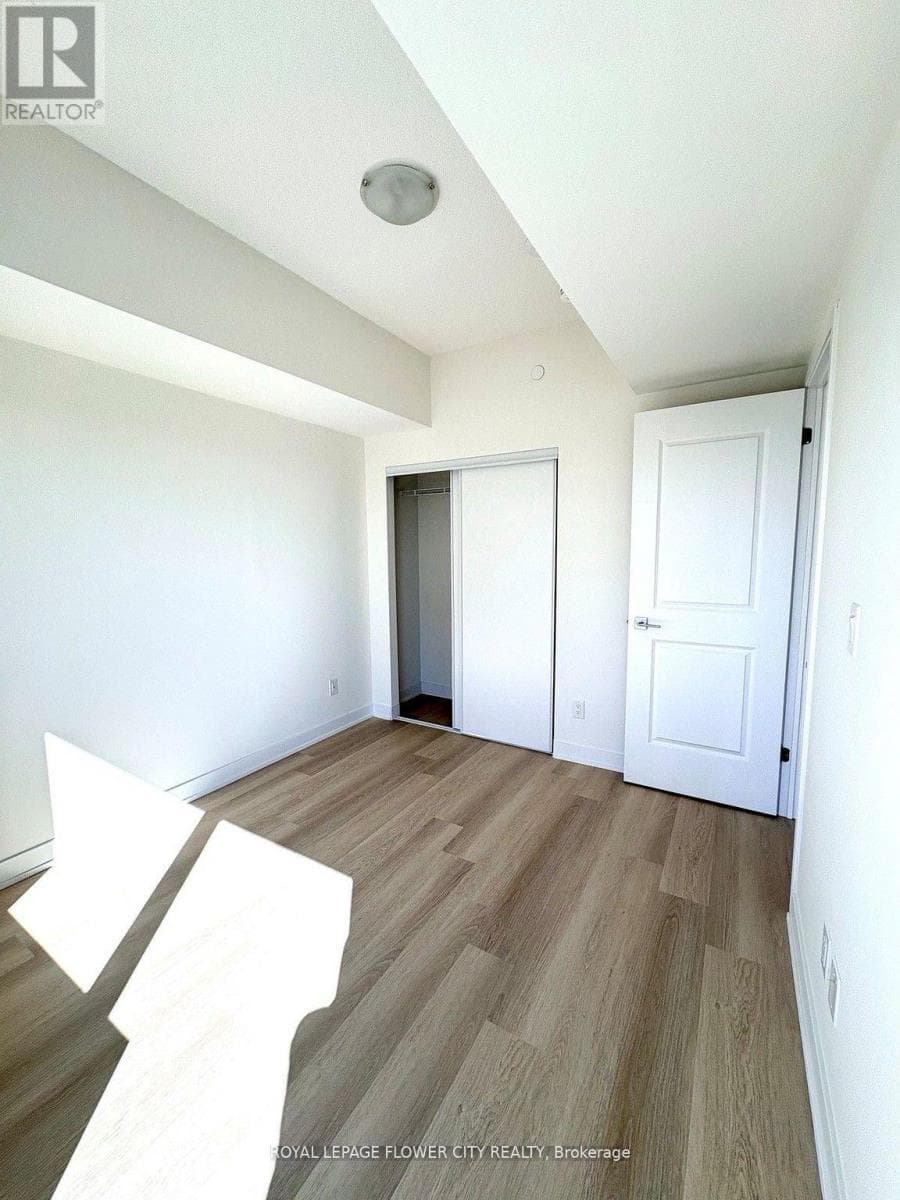 Single Family at 1006- 2825 Jane Street, Toronto (Glenfield-Jane Heights), Ontario - Photo 5 - RE/MAX Garden City Realty