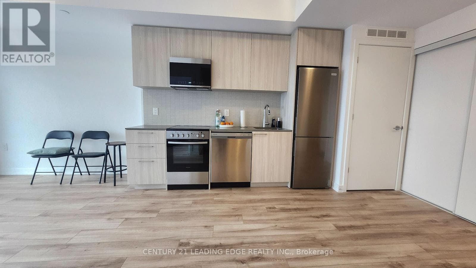Single Family at 710- 7439 Kingston Road, Toronto (Rouge), Ontario - Photo 7 - RE/MAX Garden City Realty
