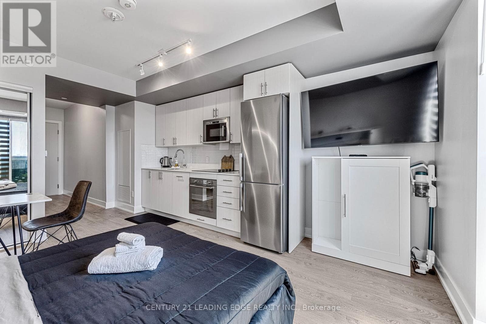 Single Family at 819- 2550 SIMCOE Street, Oshawa (Windfields), Ontario - Photo 6 - RE/MAX Garden City Realty