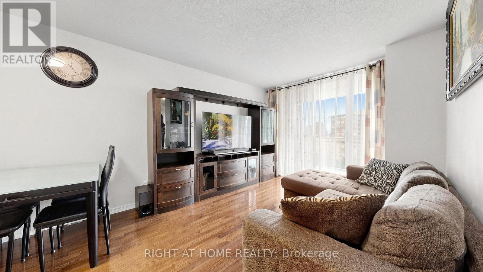 1103- 330 Red Maple Road