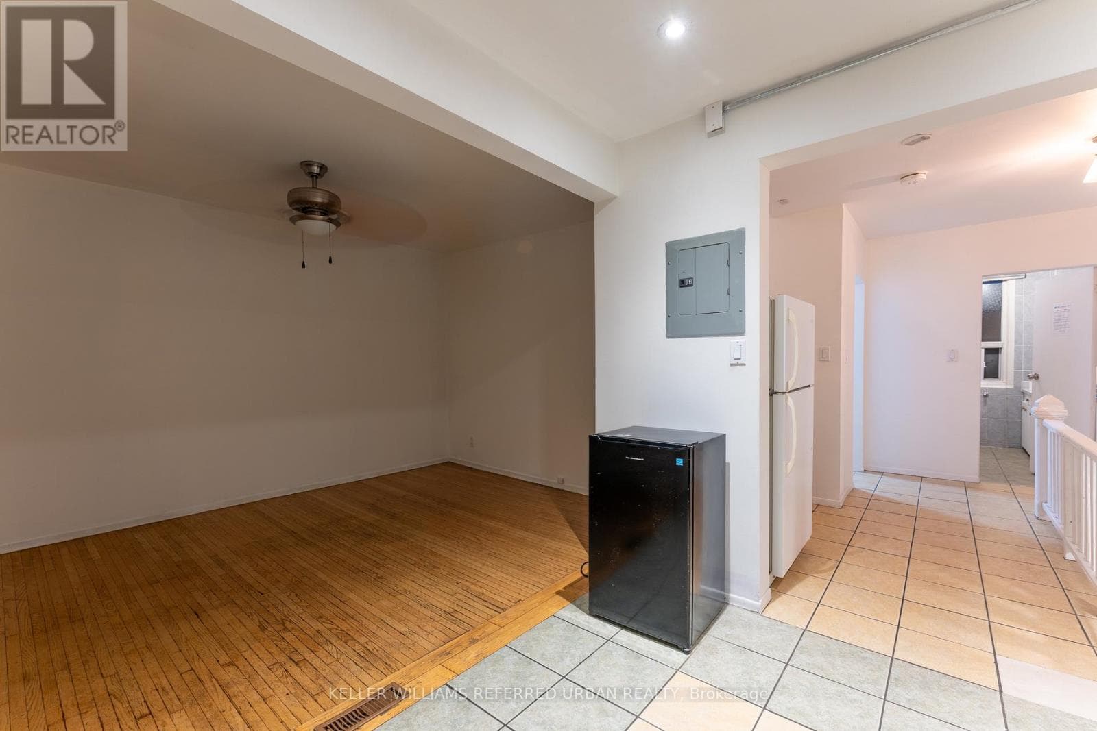 Multi-family at Upper- 716 Lansdowne Avenue, Toronto (Dovercourt-Wallace Emerson-Junction), Ontario - Photo 3 - RE/MAX Garden City Realty