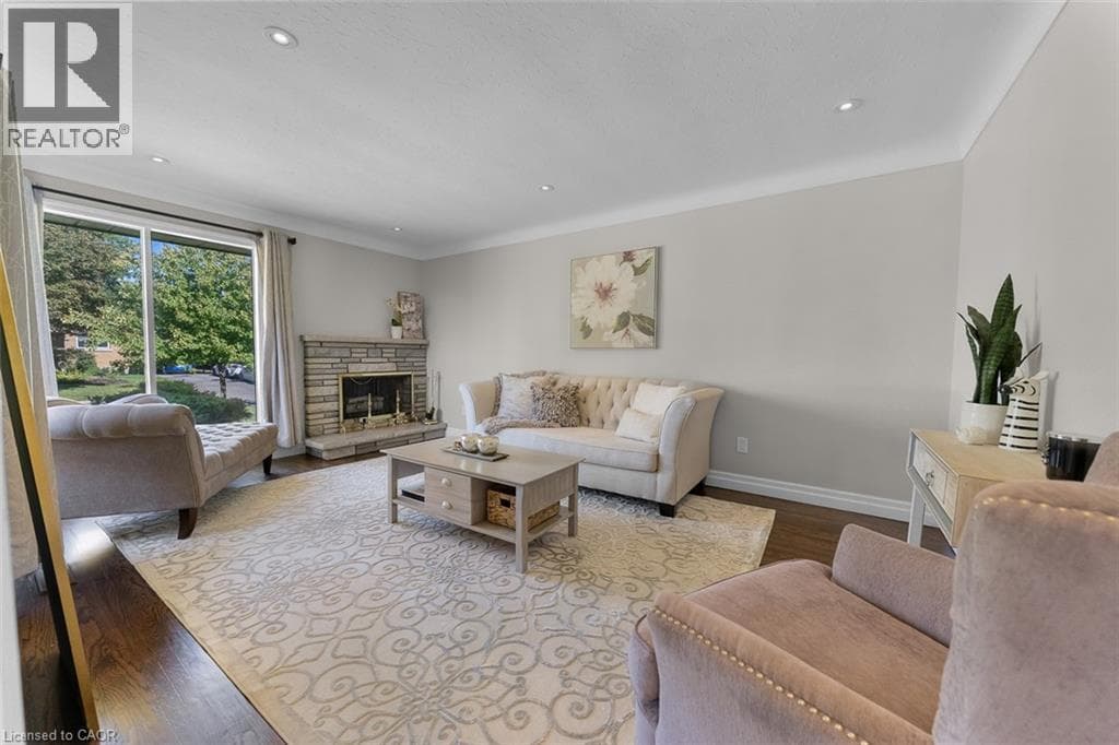 Single Family at 13 RIDLEY HEIGHTS Road, St. Catharines, Ontario - Photo 6 - RE/MAX Garden City Realty