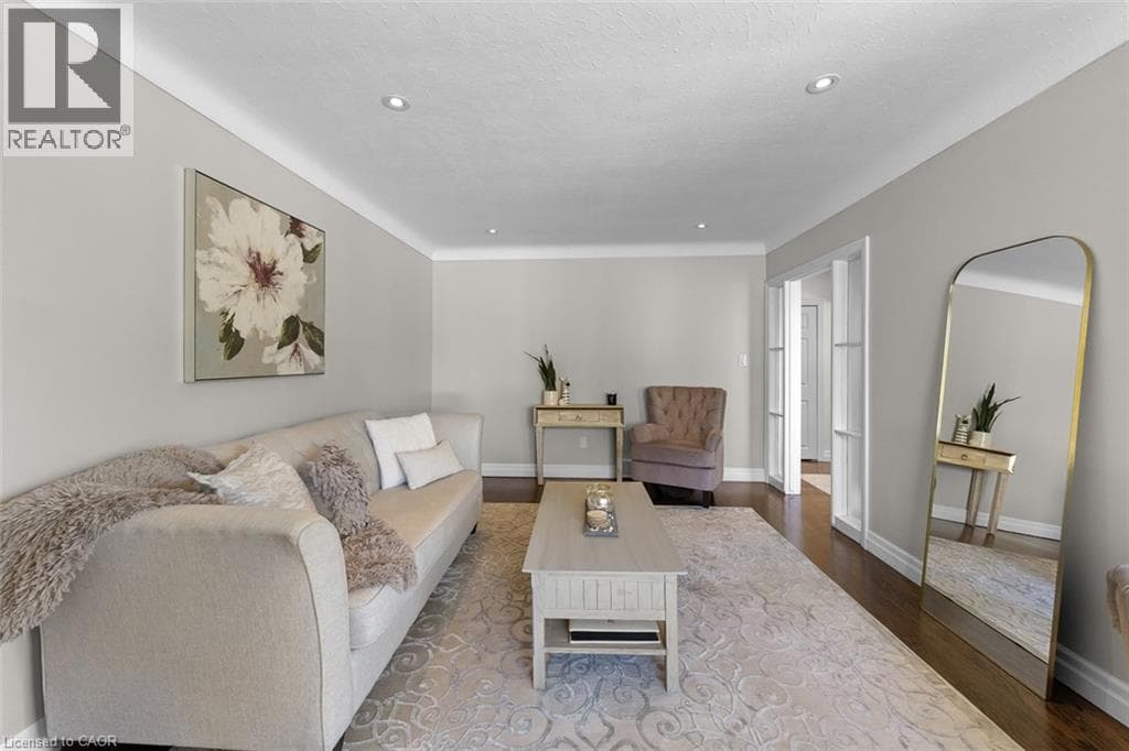 Single Family at 13 RIDLEY HEIGHTS Road, St. Catharines, Ontario - Photo 8 - RE/MAX Garden City Realty