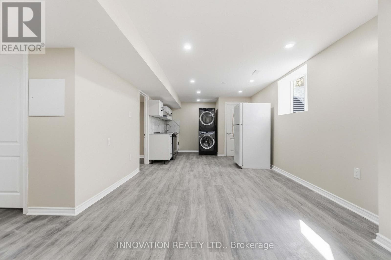 Single Family at 165 Stoneway Drive, Ottawa, Ontario - Photo 3 - RE/MAX Garden City Realty