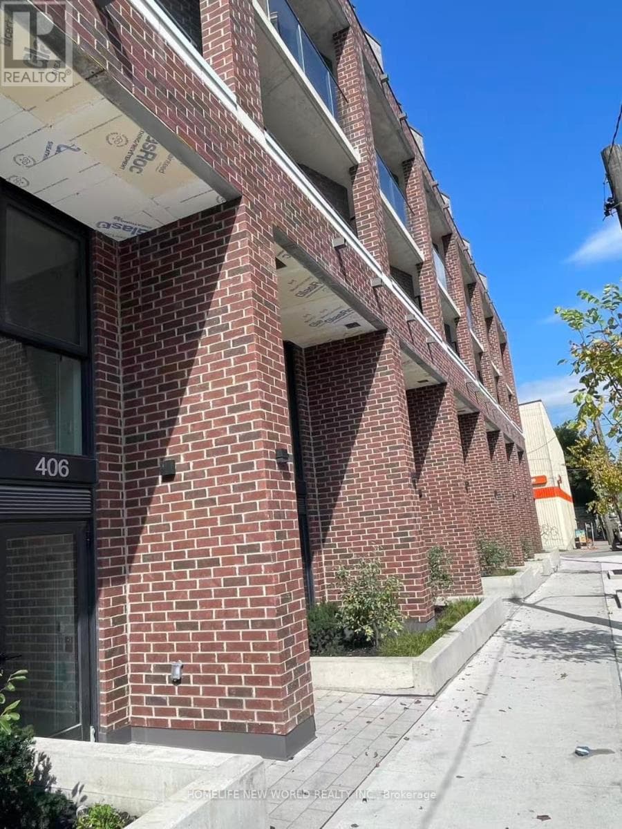 Single Family at 102- 1 Vine Avenue, Toronto (Junction Area), Ontario - Photo 7 - RE/MAX Garden City Realty