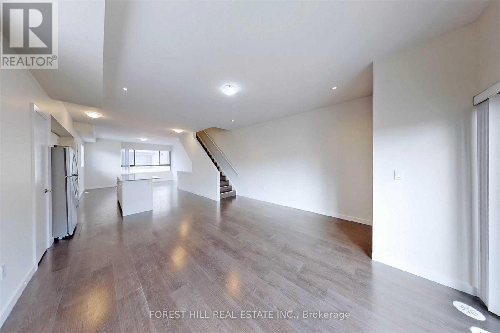 Single Family at 75- 369 Essa Road, Barrie (Holly), Ontario - Photo 6 - RE/MAX Garden City Realty