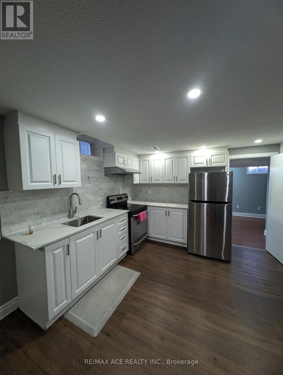 Single Family at 10 May Apple Terrace, Toronto (West Hill), Ontario - Photo 3 - RE/MAX Garden City Realty