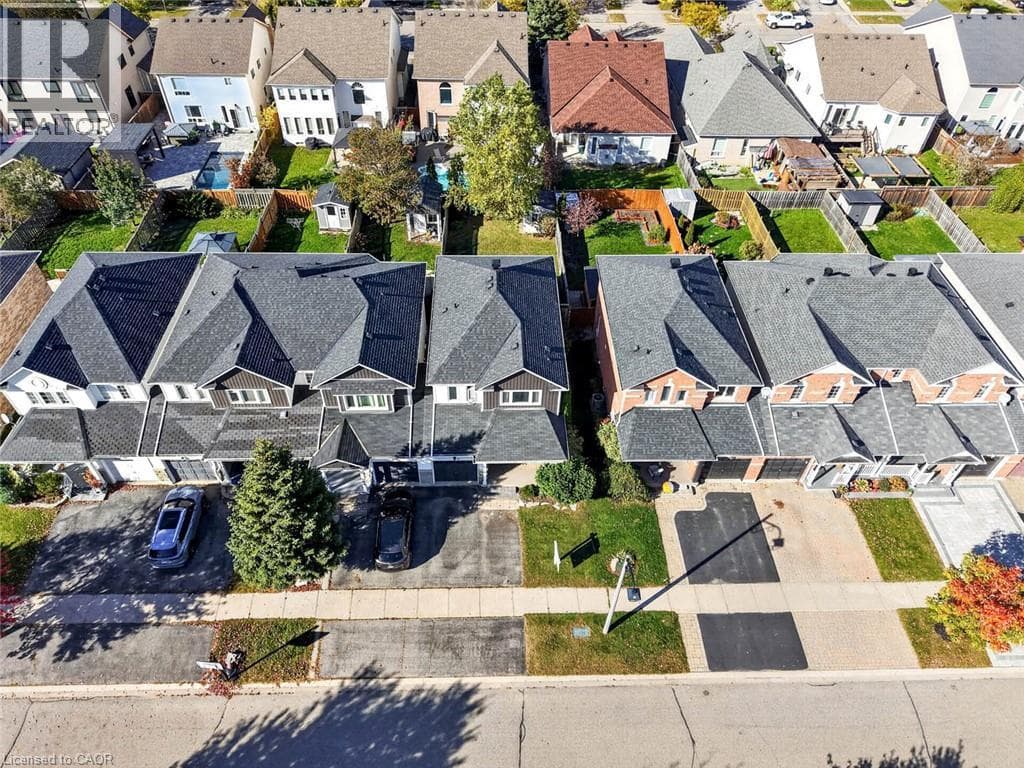 Single Family at 32 PRIMEAU Avenue, Whitby, Ontario - Photo 4 - RE/MAX Garden City Realty
