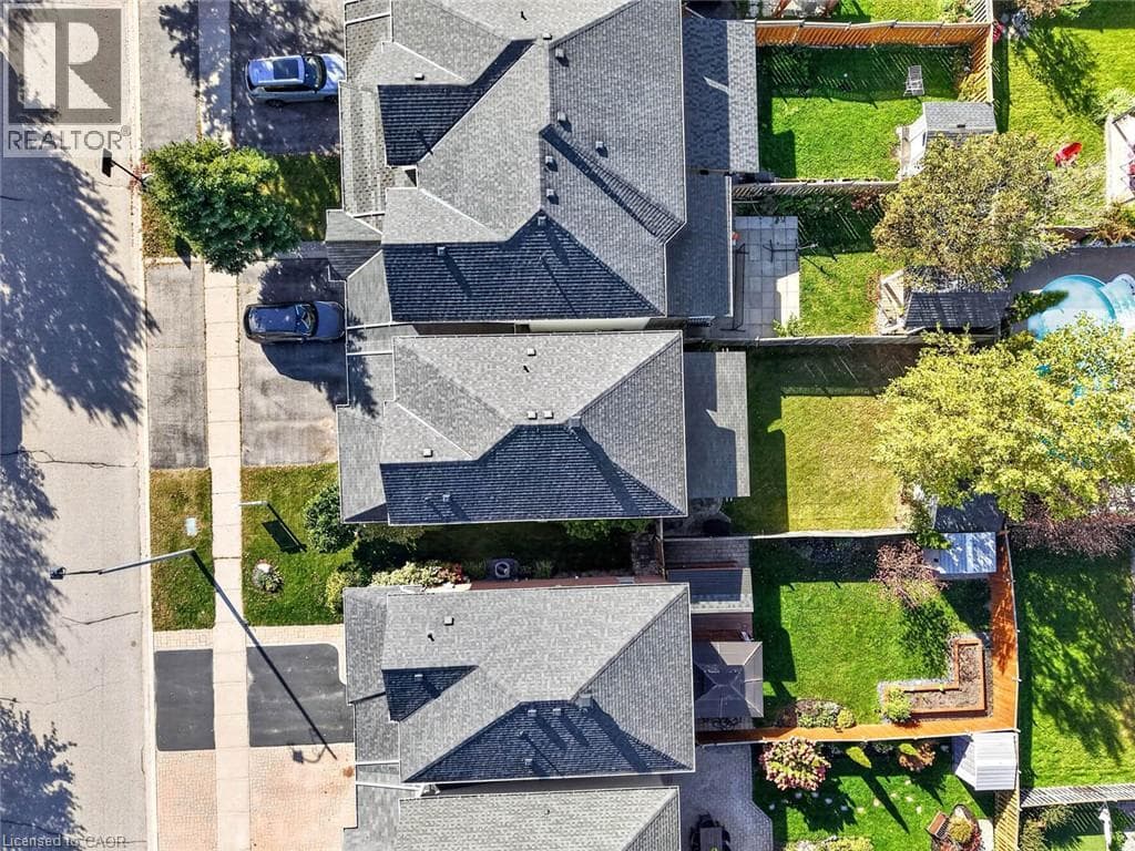 Single Family at 32 PRIMEAU Avenue, Whitby, Ontario - Photo 5 - RE/MAX Garden City Realty