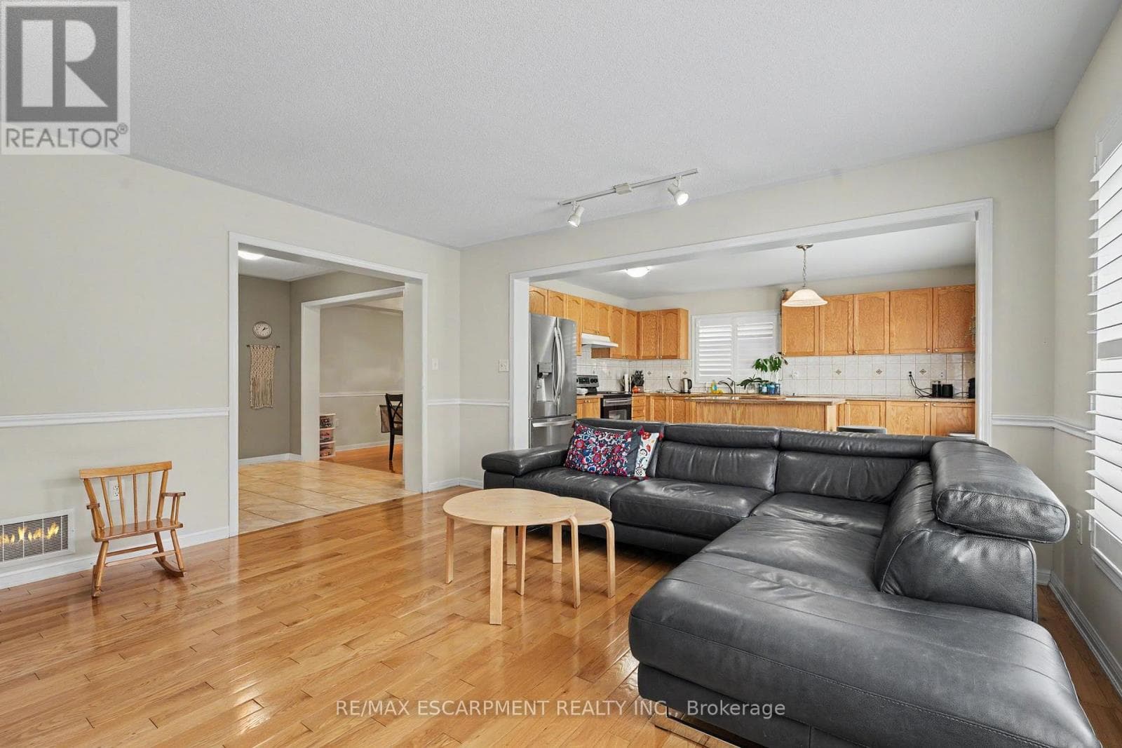 Single Family at 418 Kitty Murray Lane, Hamilton (Meadowlands), Ontario - Photo 10 - RE/MAX Garden City Realty