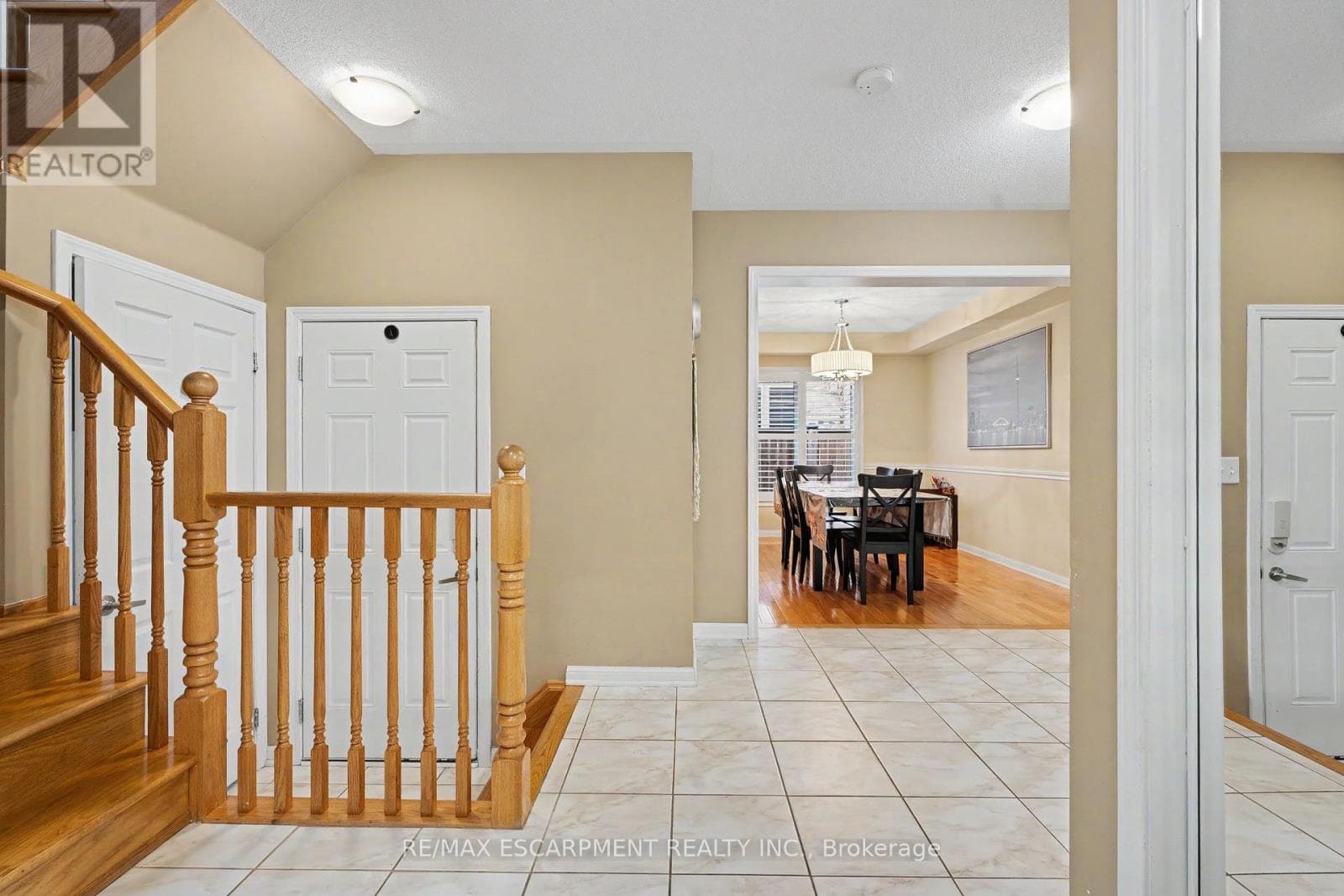 Single Family at 418 Kitty Murray Lane, Hamilton (Meadowlands), Ontario - Photo 4 - RE/MAX Garden City Realty