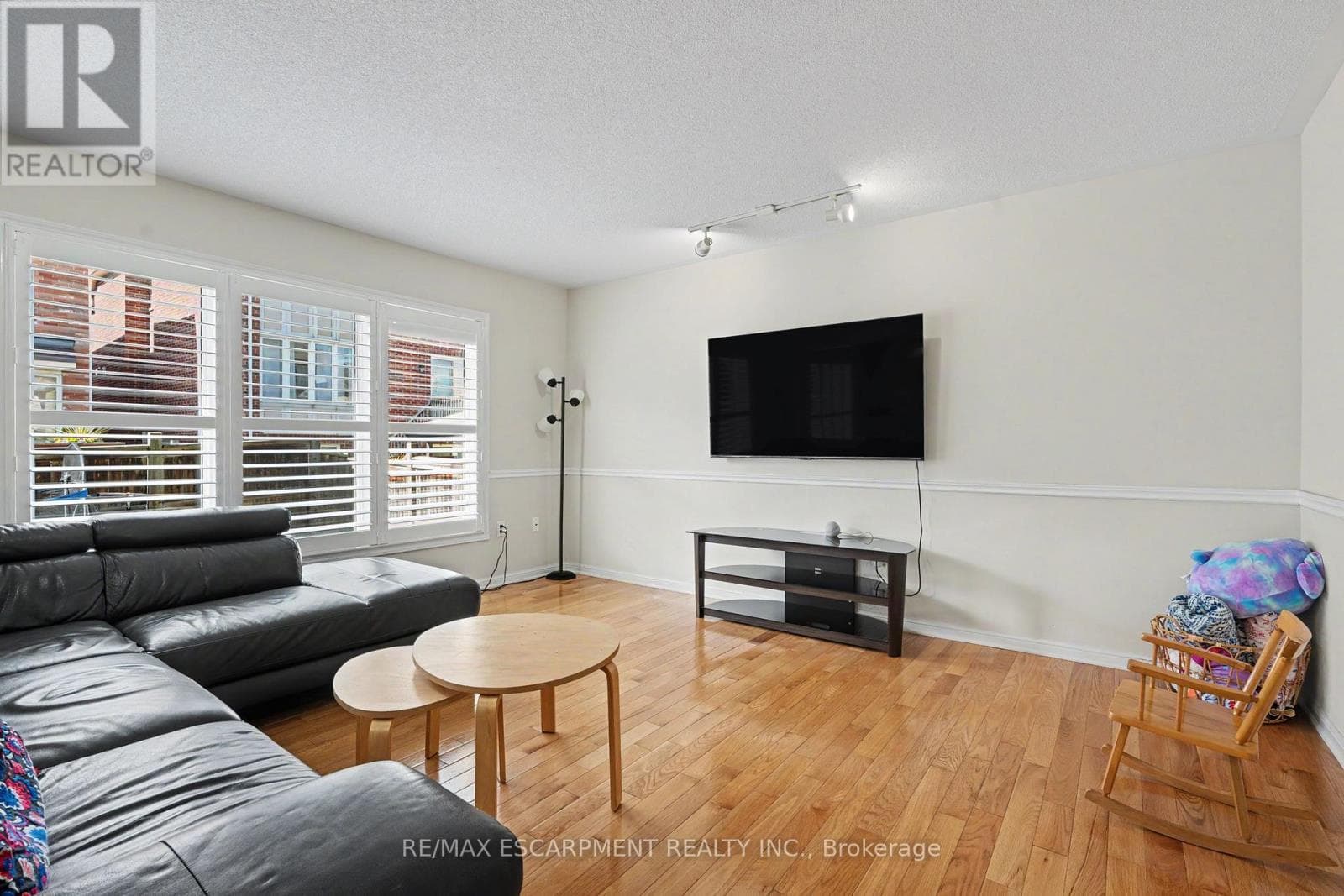 Single Family at 418 Kitty Murray Lane, Hamilton (Meadowlands), Ontario - Photo 8 - RE/MAX Garden City Realty