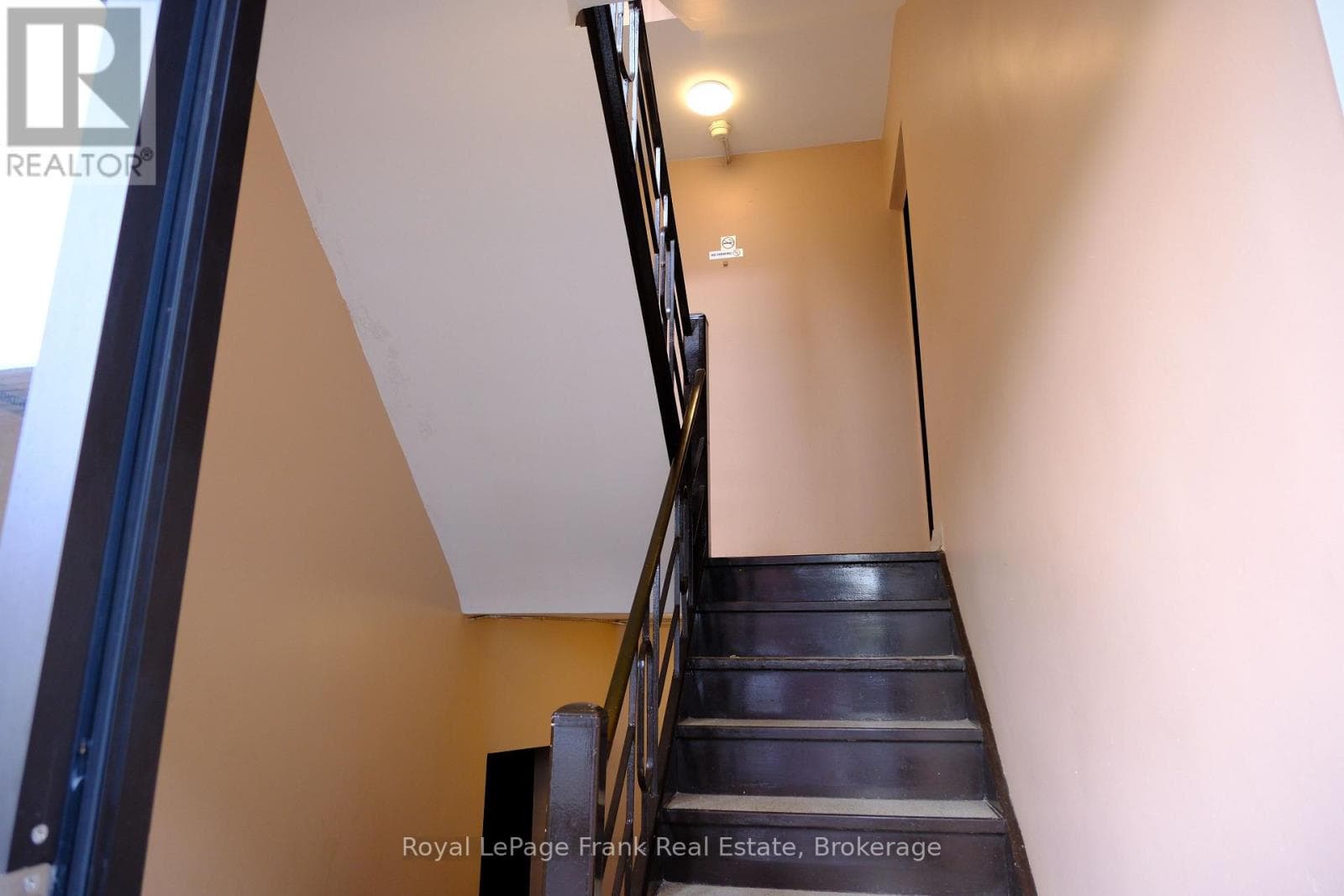 Multi-family at 3- 365 Elgin Court, Oshawa (McLaughlin), Ontario - Photo 2 - RE/MAX Garden City Realty