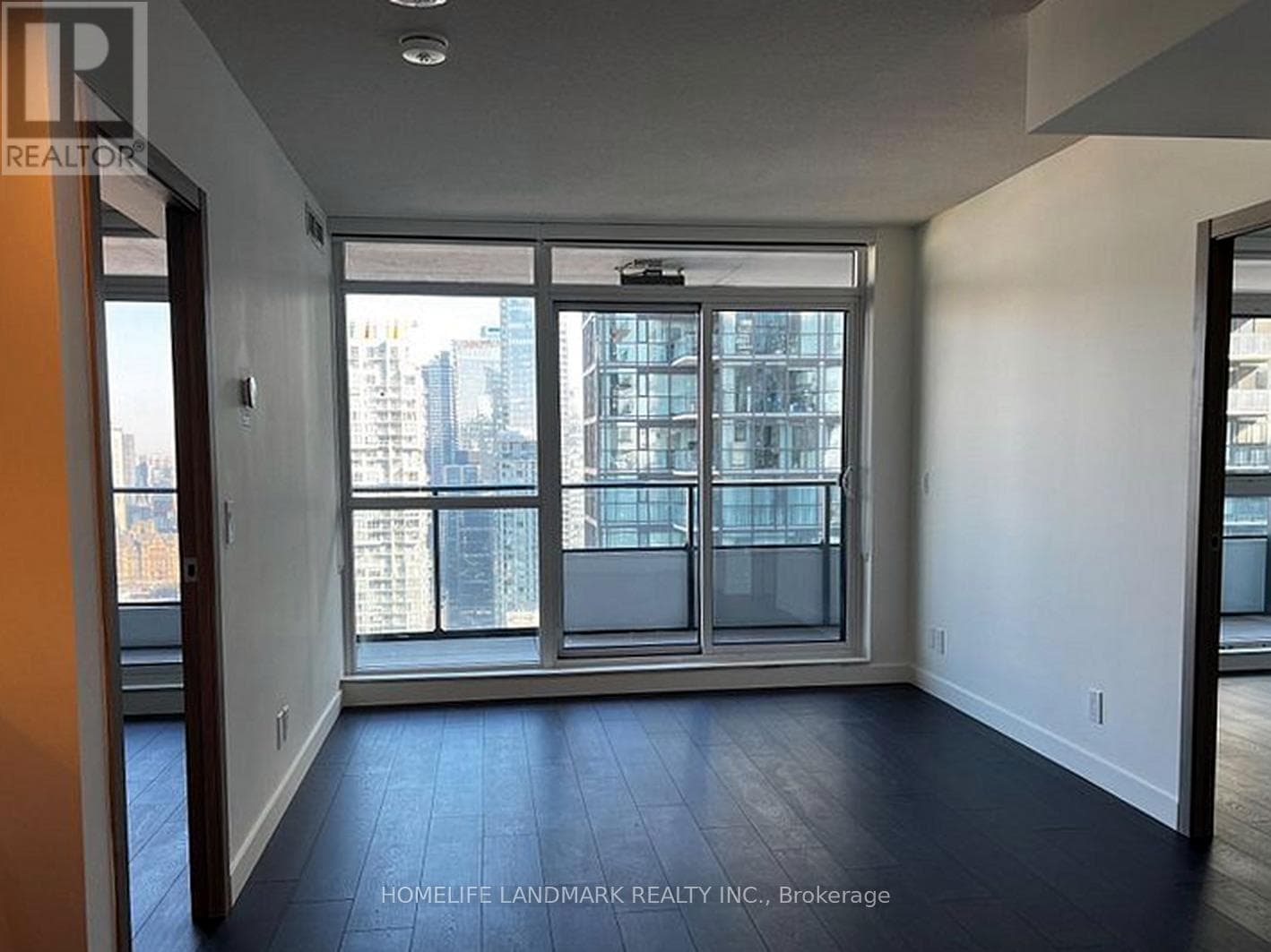 Single Family at 4005- 38 Widmer Street, Toronto (Waterfront Communities), Ontario - Photo 4 - RE/MAX Garden City Realty