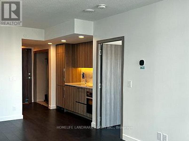 Single Family at 4005- 38 Widmer Street, Toronto (Waterfront Communities), Ontario - Photo 6 - RE/MAX Garden City Realty