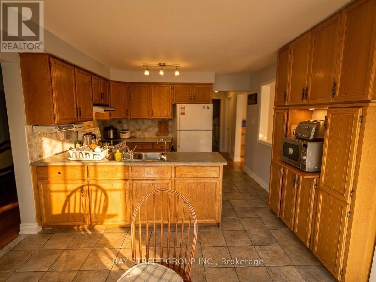 Single Family at 37 Garnish green Grove, Markham (Markham Village), Ontario - Photo 2 - RE/MAX Garden City Realty