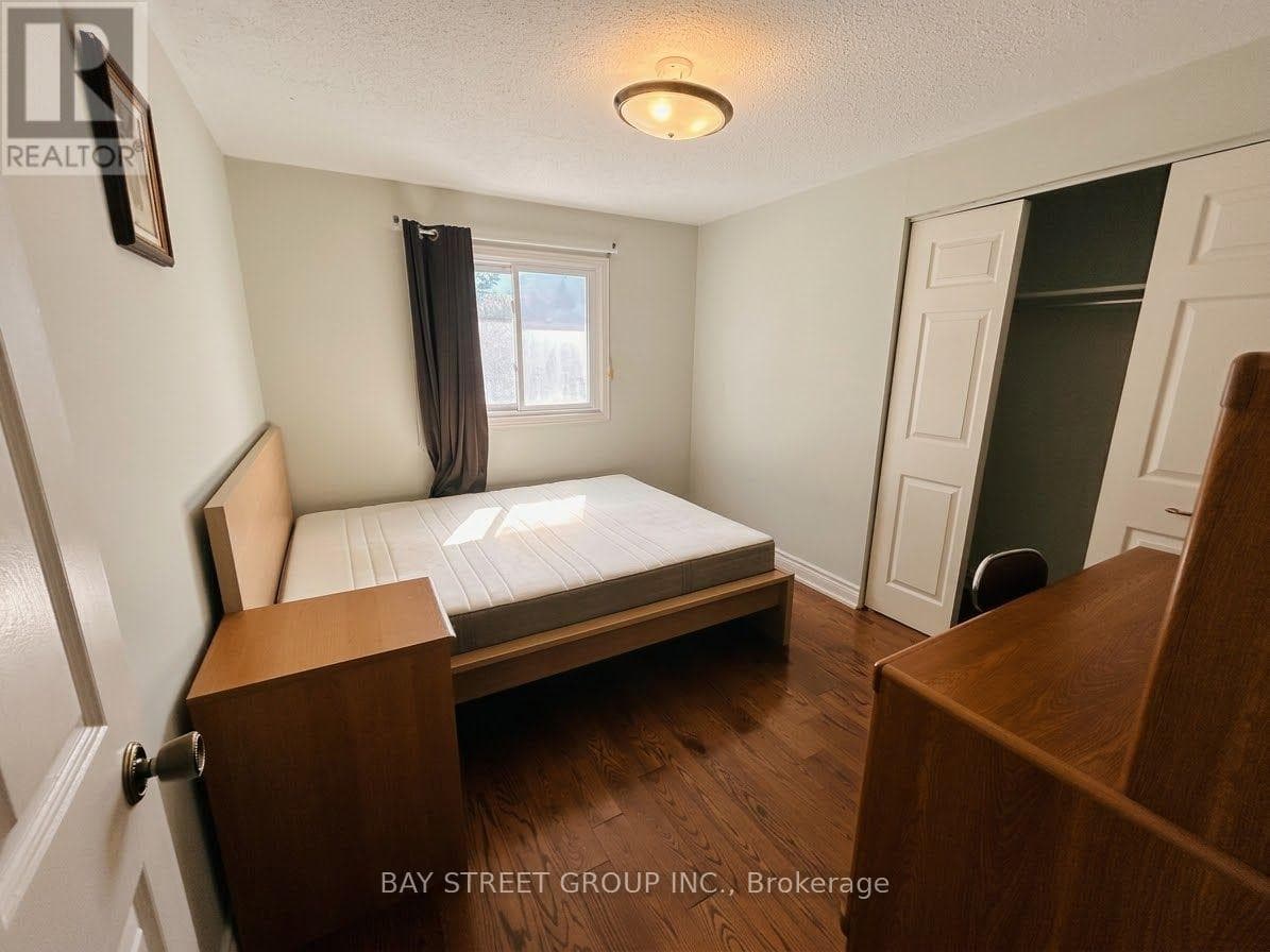 Single Family at 37 Garnish green Grove, Markham (Markham Village), Ontario - Photo 5 - RE/MAX Garden City Realty