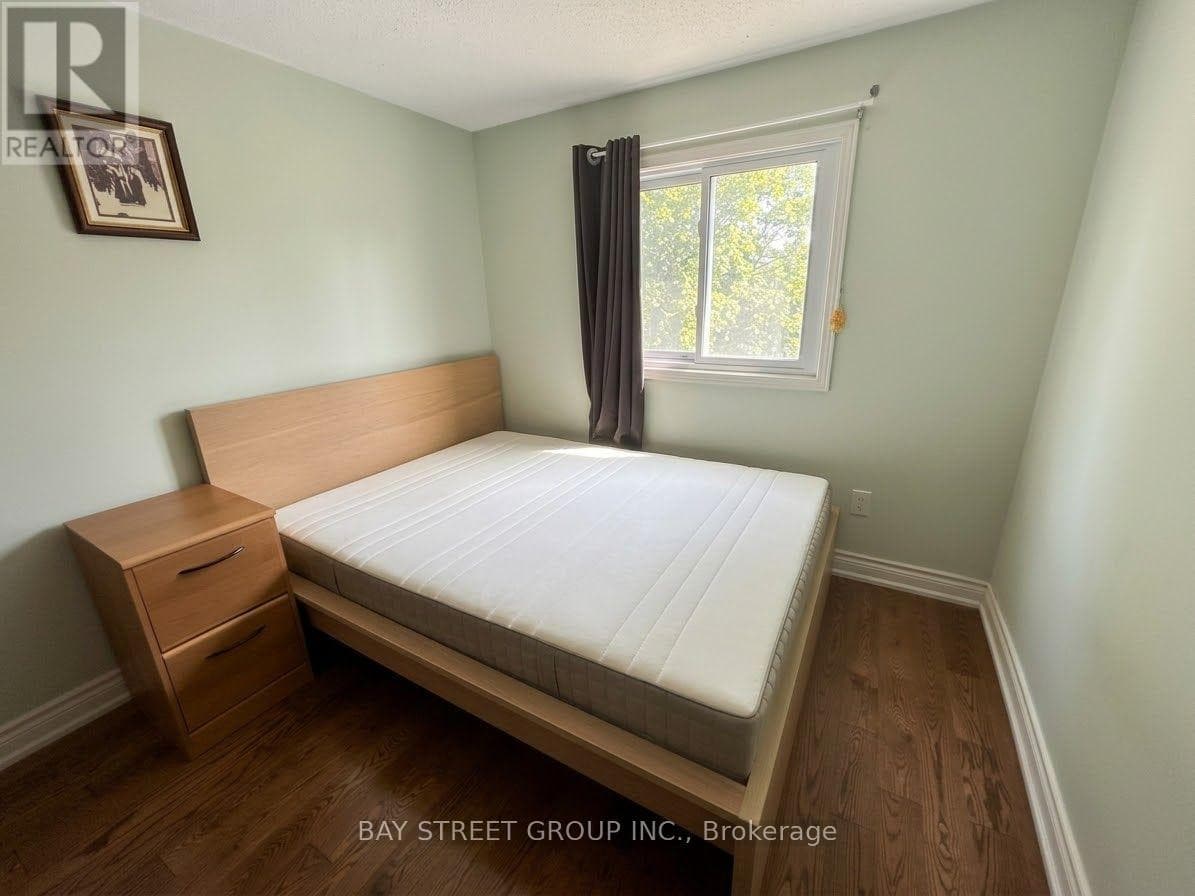 Single Family at 37 Garnish green Grove, Markham (Markham Village), Ontario - Photo 6 - RE/MAX Garden City Realty