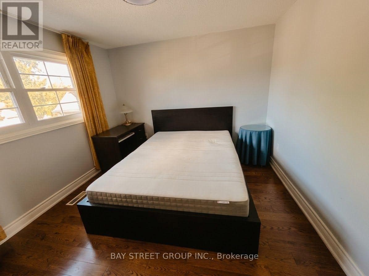 Single Family at 37 Garnish green Grove, Markham (Markham Village), Ontario - Photo 7 - RE/MAX Garden City Realty