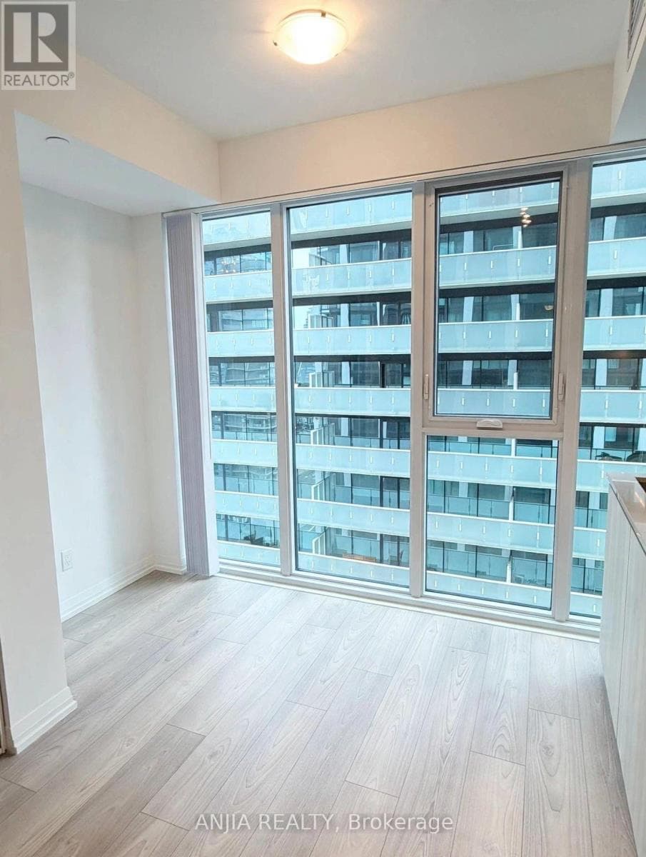 Single Family at 3028- 400 King Street, Toronto (Waterfront Communities), Ontario - Photo 6 - RE/MAX Garden City Realty