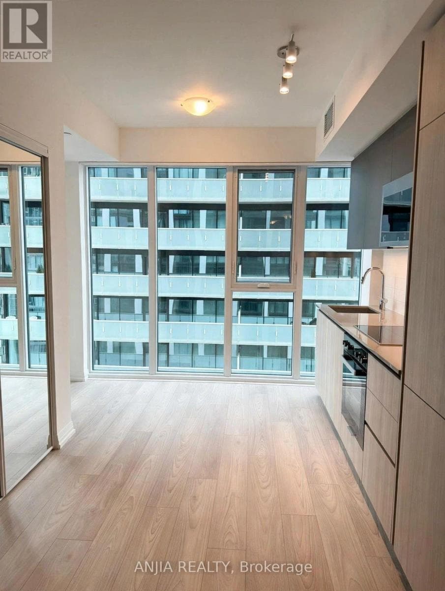 Single Family at 3028- 400 King Street, Toronto (Waterfront Communities), Ontario - Photo 4 - RE/MAX Garden City Realty