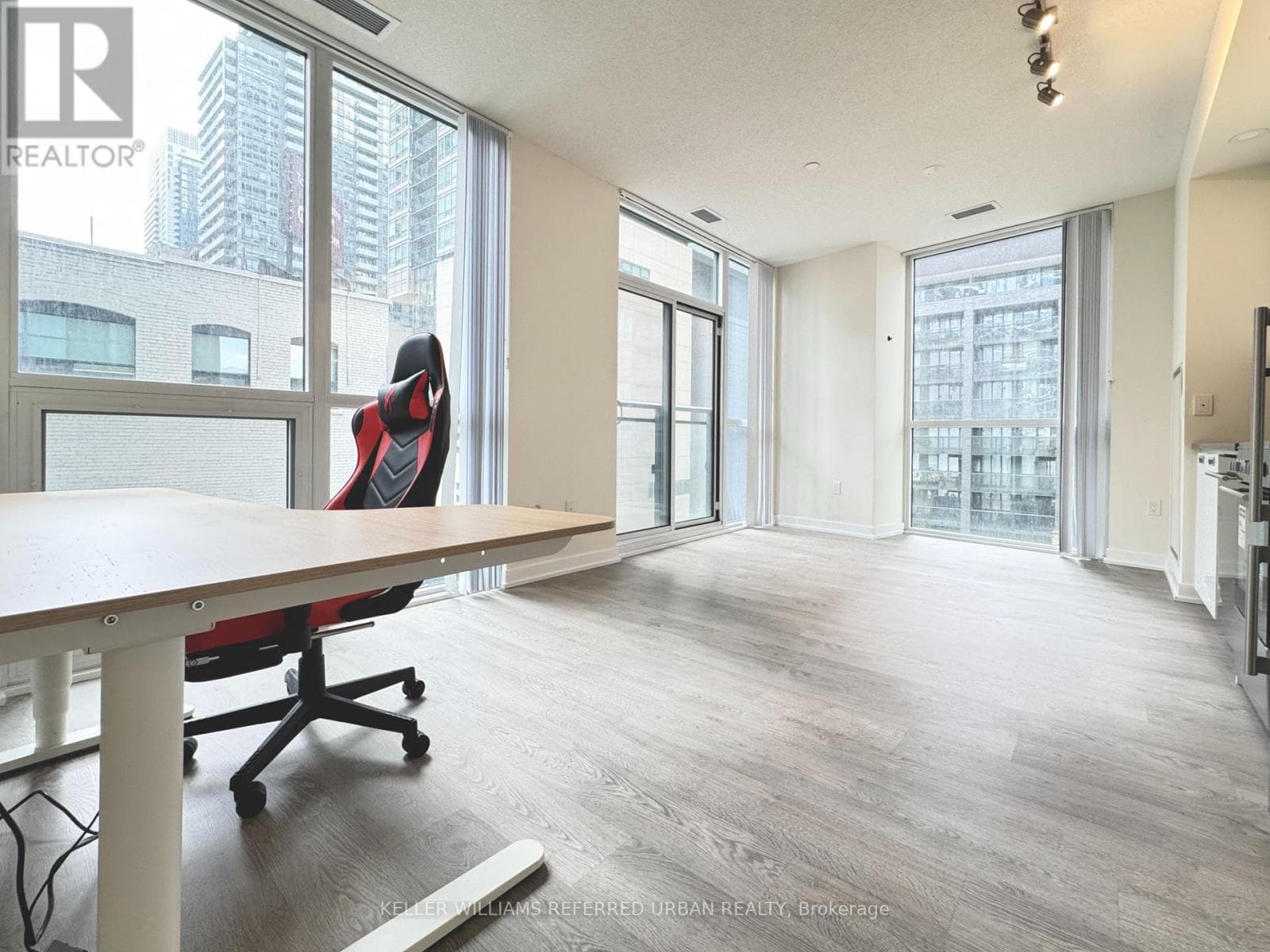 Single Family at 402- 99 John Street, Toronto (Waterfront Communities), Ontario - Photo 2 - RE/MAX Garden City Realty