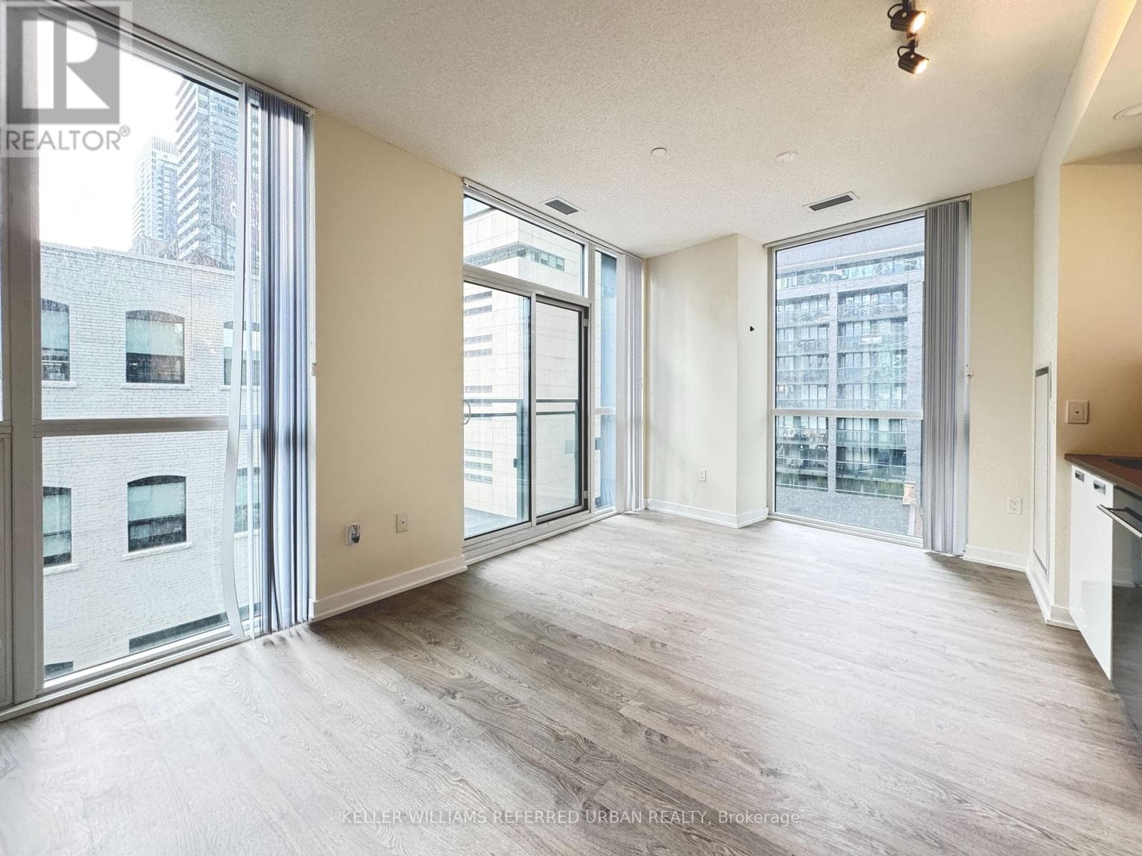 Single Family at 402- 99 John Street, Toronto (Waterfront Communities), Ontario - Photo 3 - RE/MAX Garden City Realty