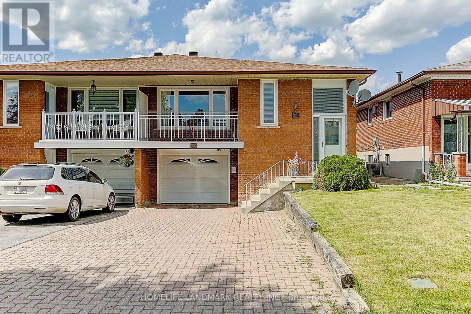 Single Family at Main Unit- 18 Faye Drive, Toronto (Pleasant View), Ontario - Photo 5 - RE/MAX Garden City Realty