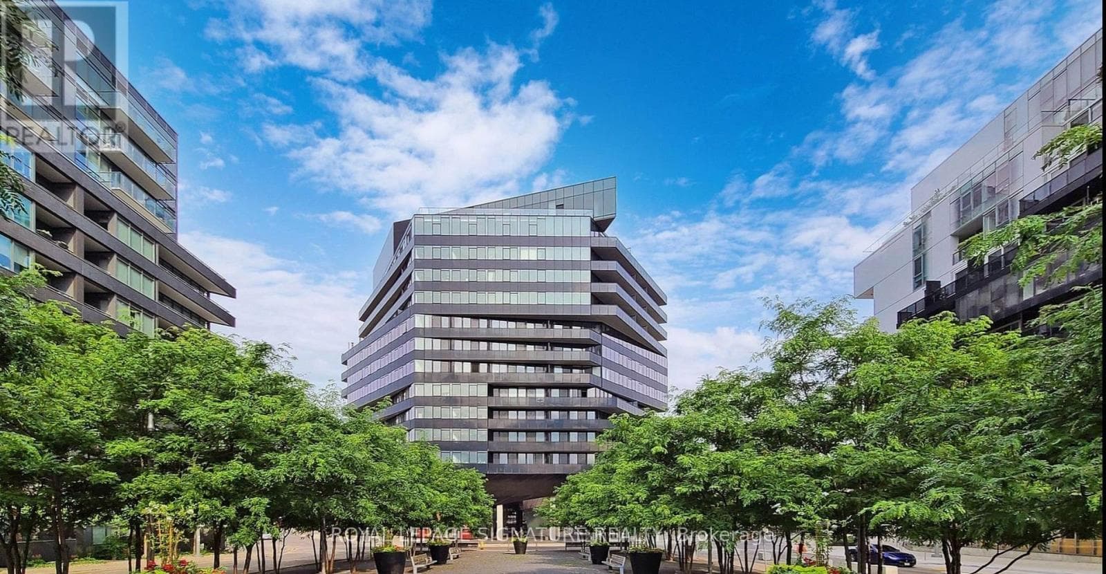 806- 21 Lawren Harris Square