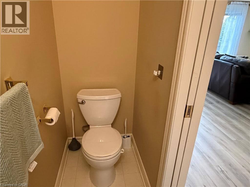 Single Family at 82 ST. DAVIDS Road, St. Catharines, Ontario - Photo 10 - RE/MAX Garden City Realty