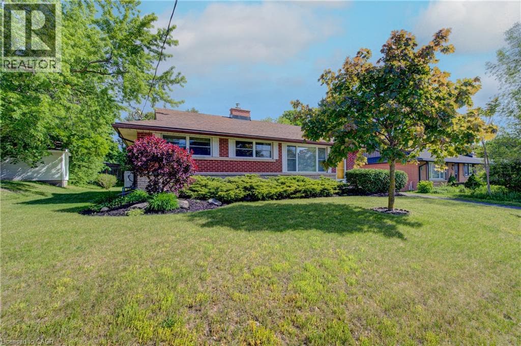 Single Family at 251 UNION Street, Waterloo, Ontario - Photo 4 - RE/MAX Garden City Realty