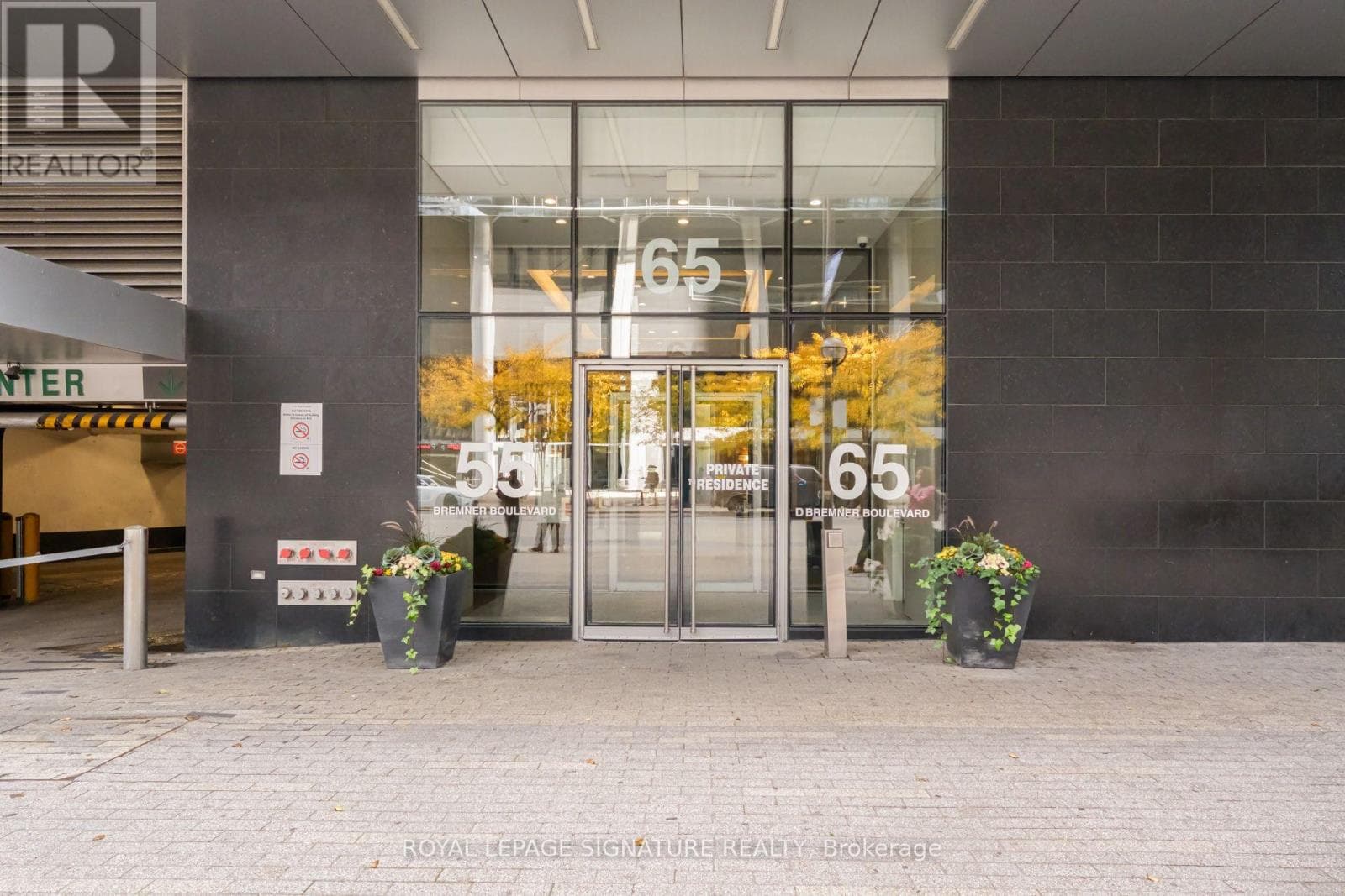Single Family at 4310- 65 Bremner Boulevard, Toronto (Waterfront Communities), Ontario - Photo 2 - RE/MAX Garden City Realty