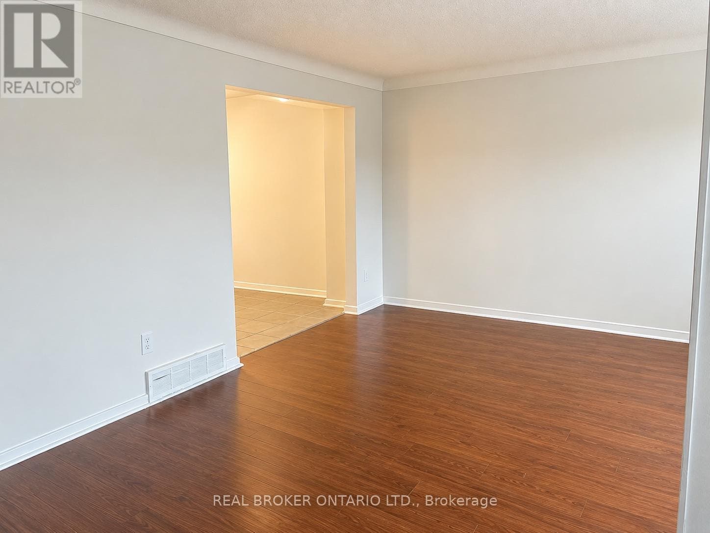 Single Family at 49 Thompson Avenue, Thorold (Thorold Downtown), Ontario - Photo 2 - RE/MAX Garden City Realty