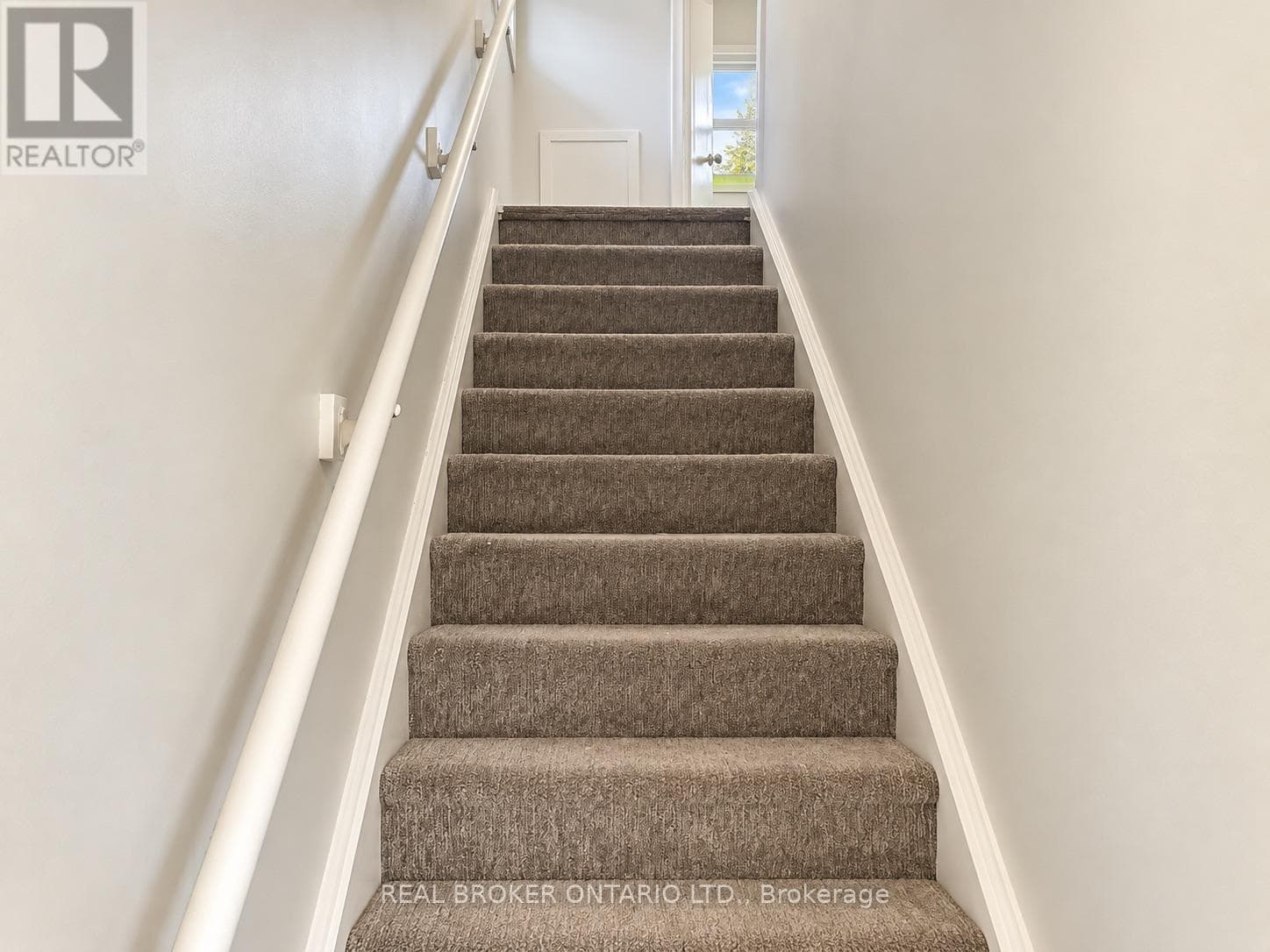 Single Family at 49 Thompson Avenue, Thorold (Thorold Downtown), Ontario - Photo 6 - RE/MAX Garden City Realty