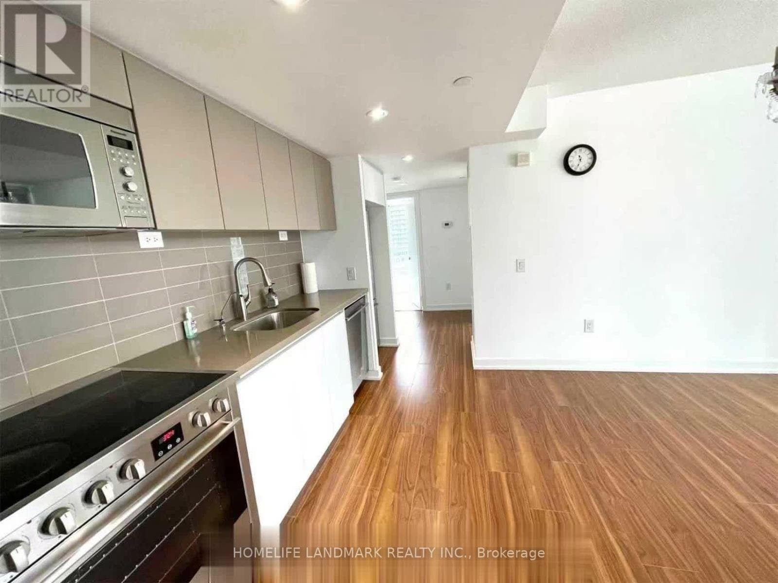 Single Family at 1115- 75 Queens Wharf Road, Toronto (Waterfront Communities), Ontario - Photo 4 - RE/MAX Garden City Realty
