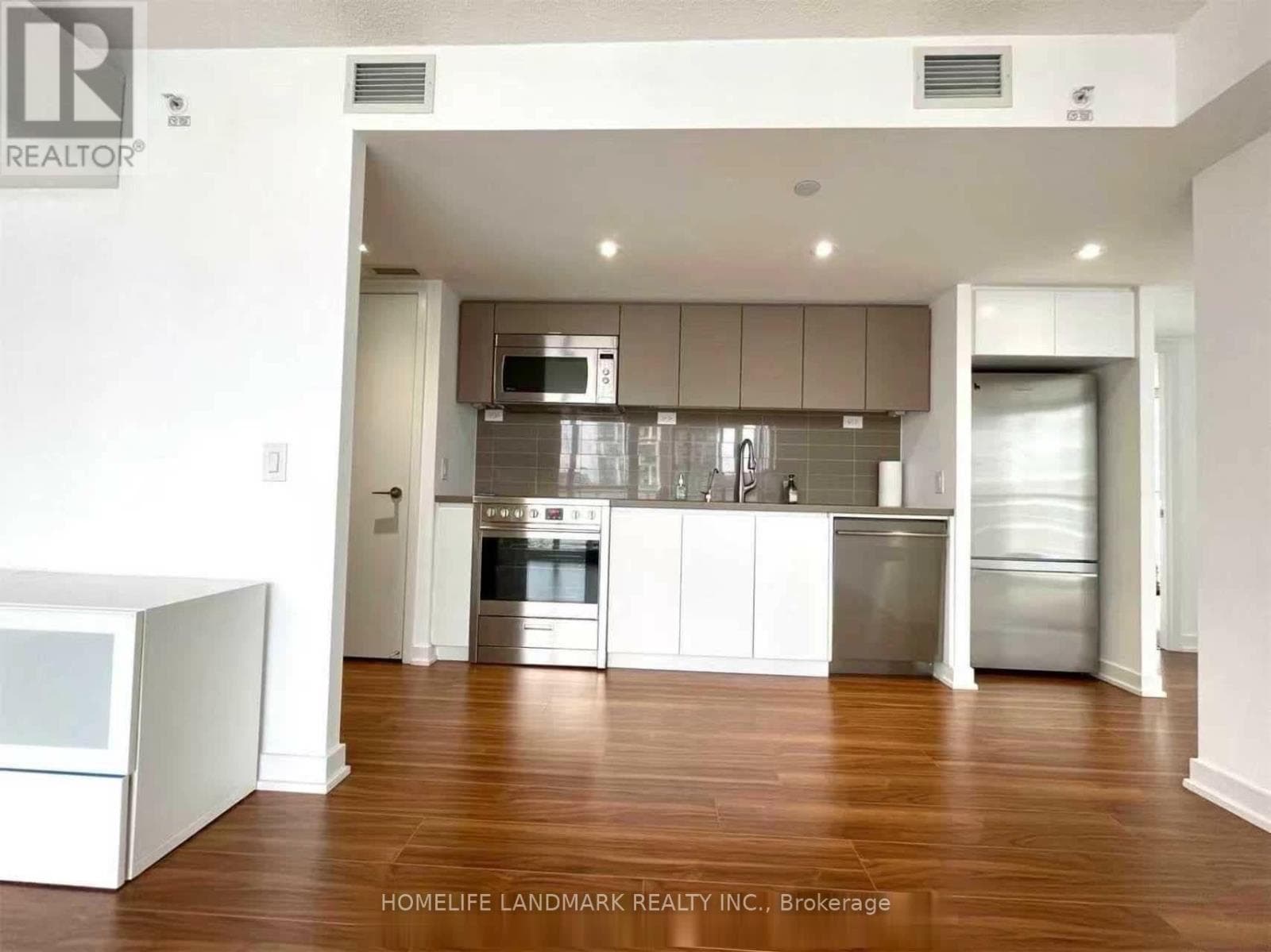 Single Family at 1115- 75 Queens Wharf Road, Toronto (Waterfront Communities), Ontario - Photo 6 - RE/MAX Garden City Realty