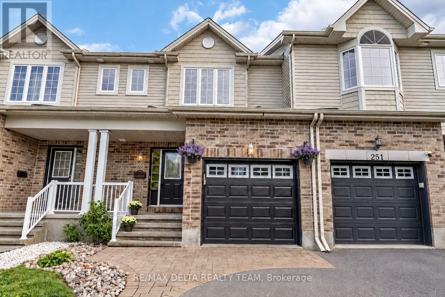 253 Cityview Crescent