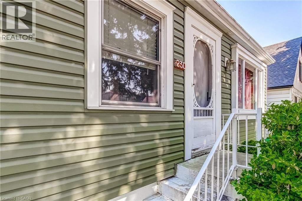 Single Family at 230 EAST 33RD Street, Hamilton, Ontario - Photo 5 - RE/MAX Garden City Realty
