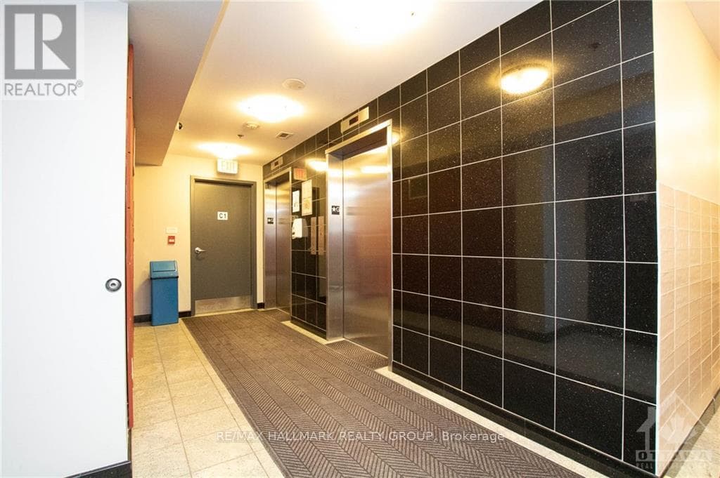 Single Family at 1405- 445 Laurier Avenue, Ottawa, Ontario - Photo 5 - RE/MAX Garden City Realty