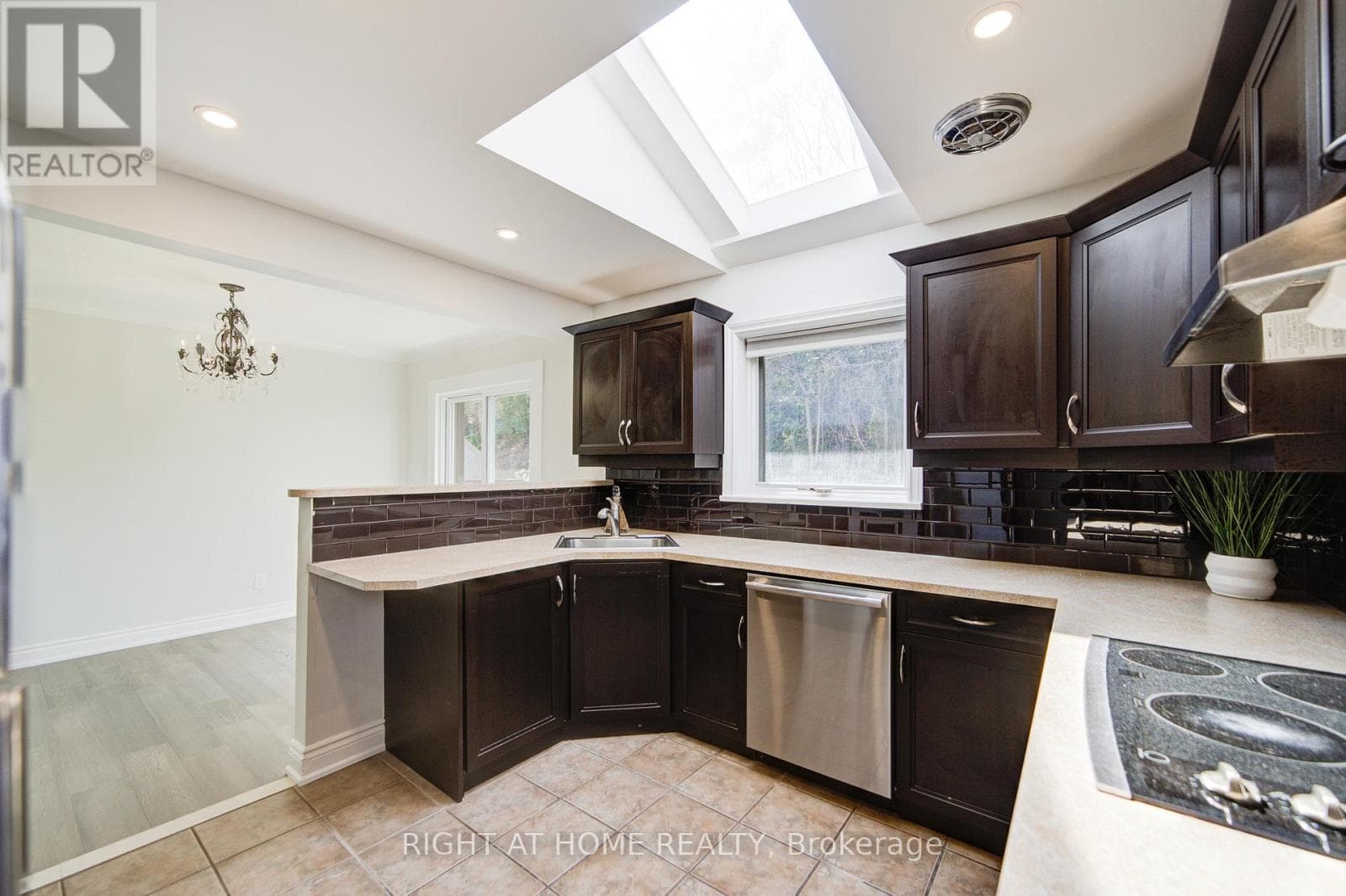 Single Family at 326 Jaybell Grove, Toronto (Rouge), Ontario - Photo 9 - RE/MAX Garden City Realty