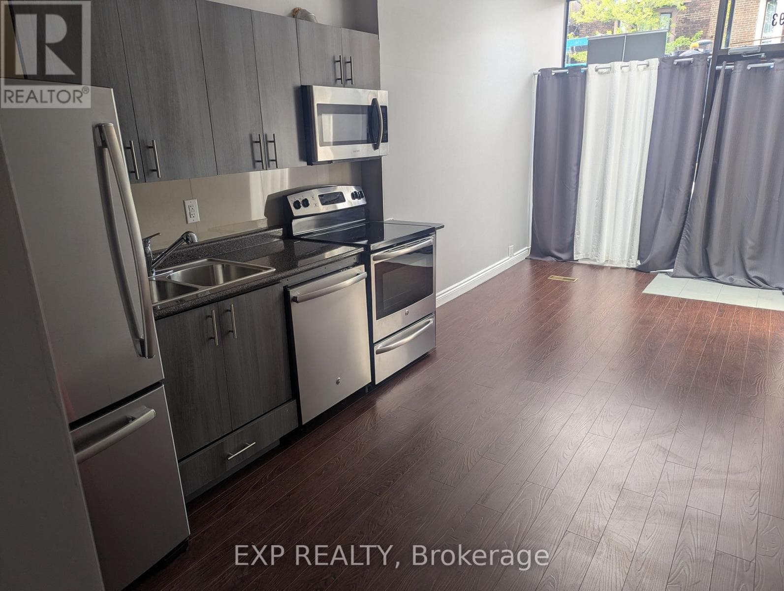 Retail at Main- 693 Pape Avenue, Toronto (Blake-Jones), Ontario - Photo 3 - RE/MAX Garden City Realty