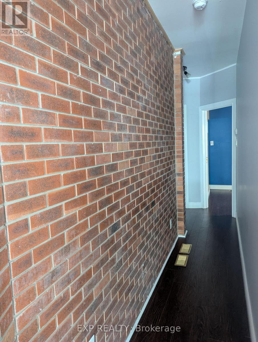 Retail at Main- 693 Pape Avenue, Toronto (Blake-Jones), Ontario - Photo 5 - RE/MAX Garden City Realty