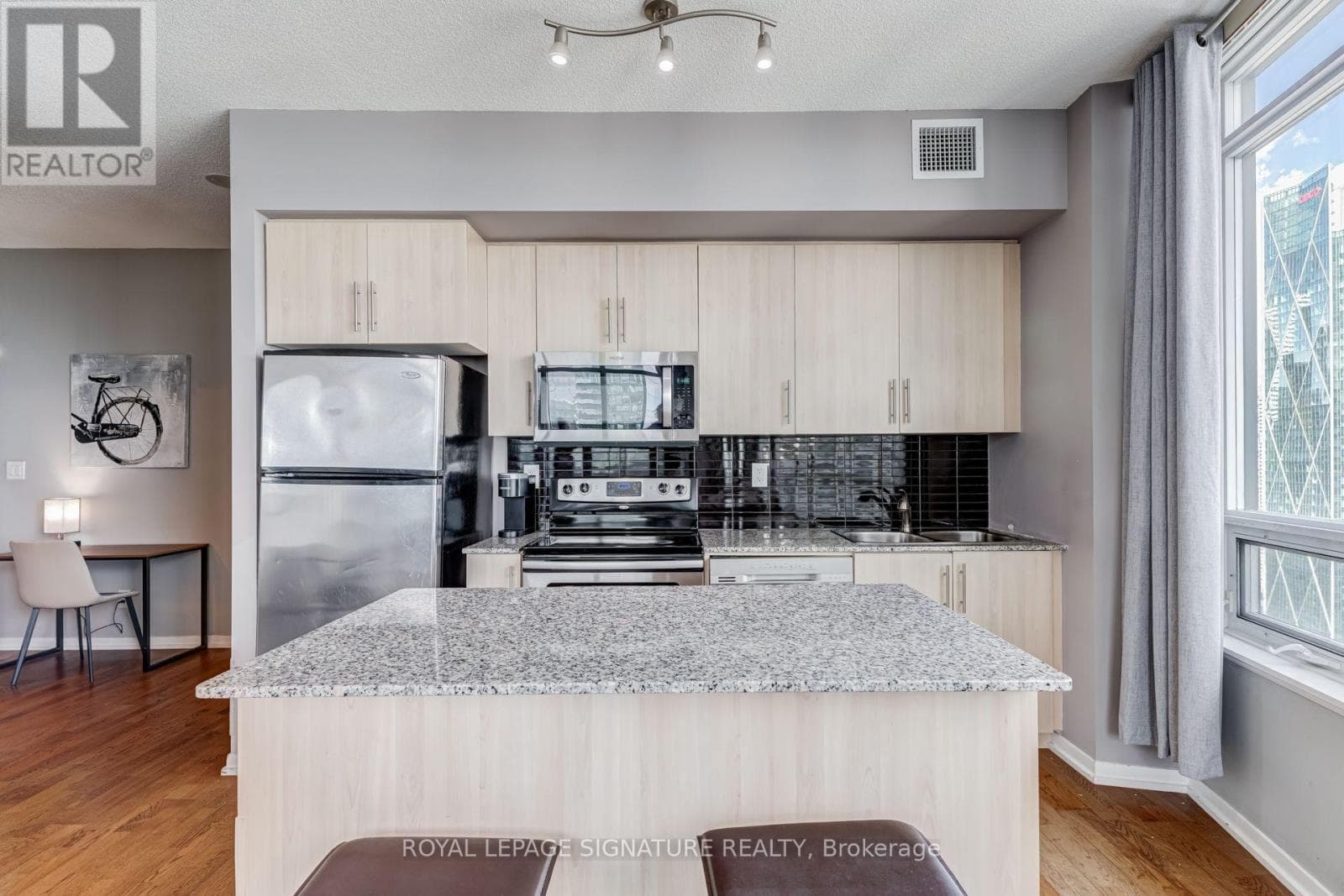 Single Family at 4310- 65 Bremner Boulevard, Toronto (Waterfront Communities), Ontario - Photo 7 - RE/MAX Garden City Realty