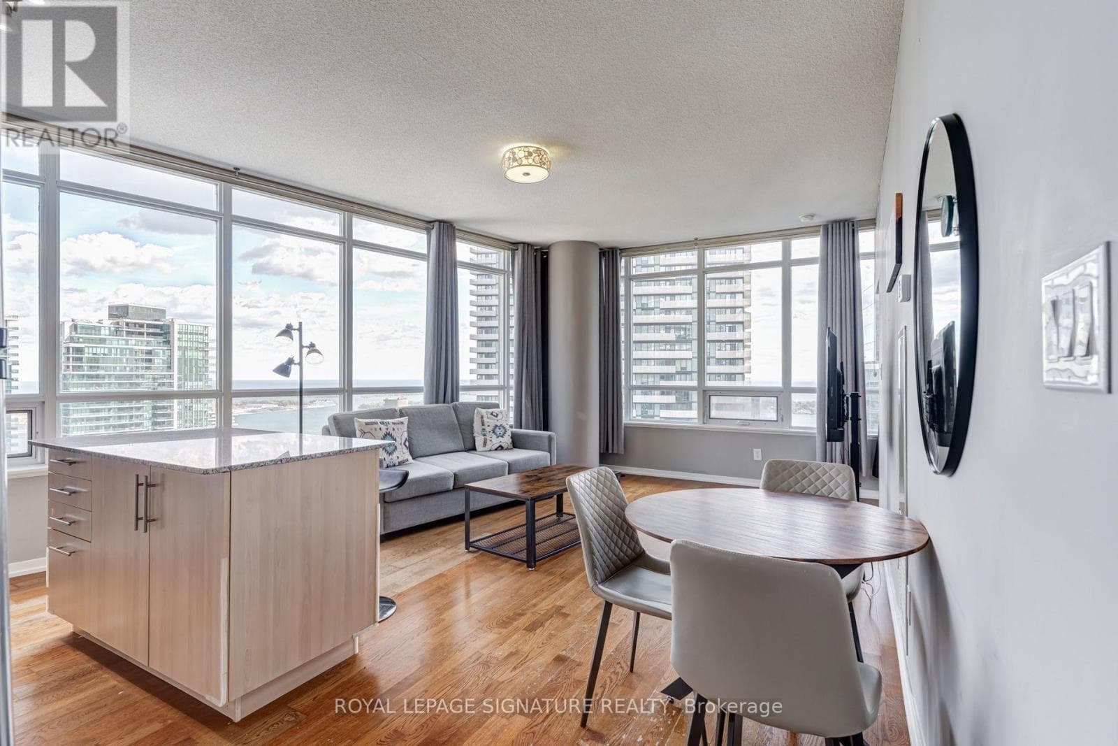 Single Family at 4310- 65 Bremner Boulevard, Toronto (Waterfront Communities), Ontario - Photo 5 - RE/MAX Garden City Realty
