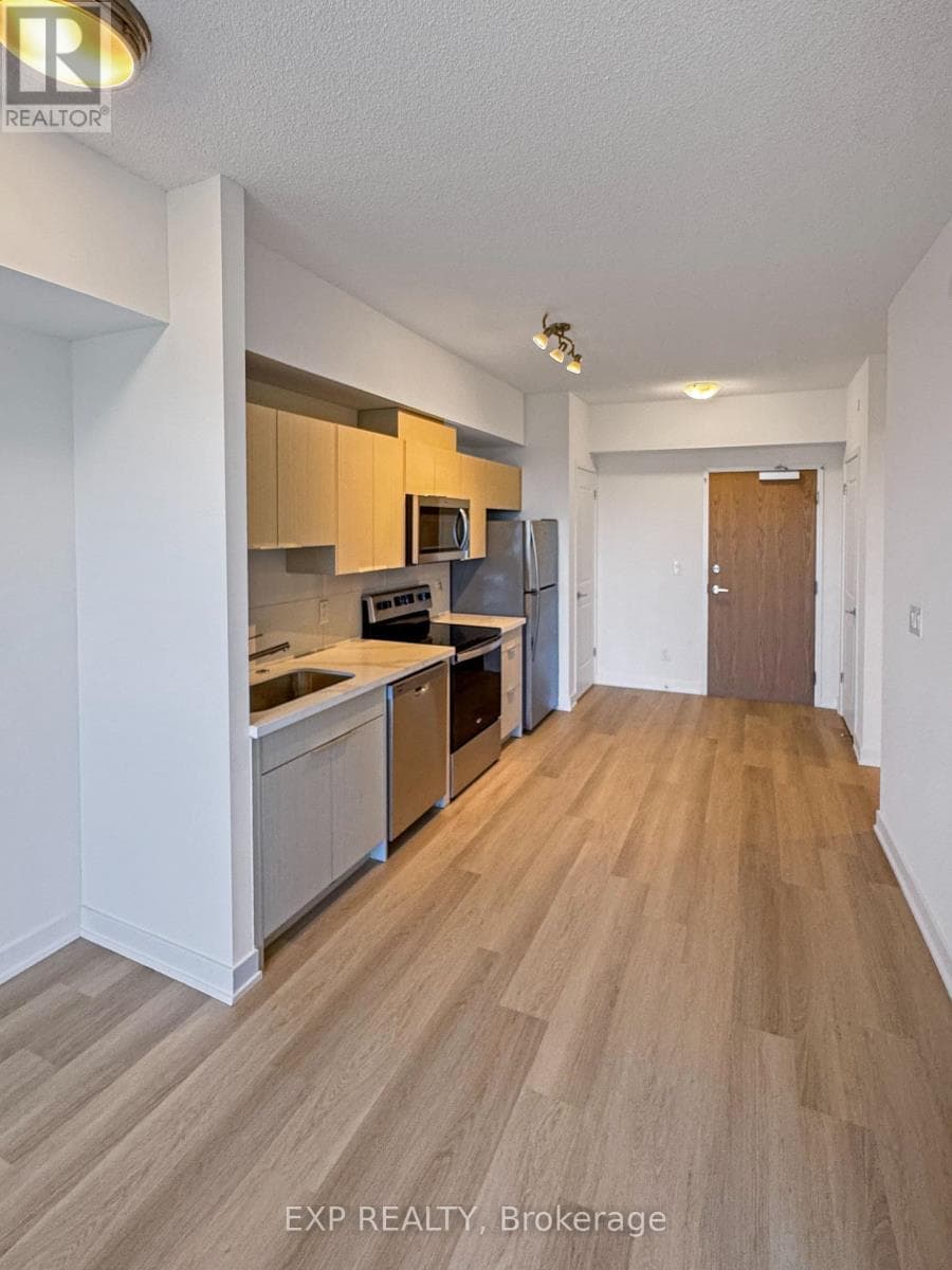 Single Family at 913- 2825 Jane Street, Toronto (Glenfield-Jane Heights), Ontario - Photo 5 - RE/MAX Garden City Realty