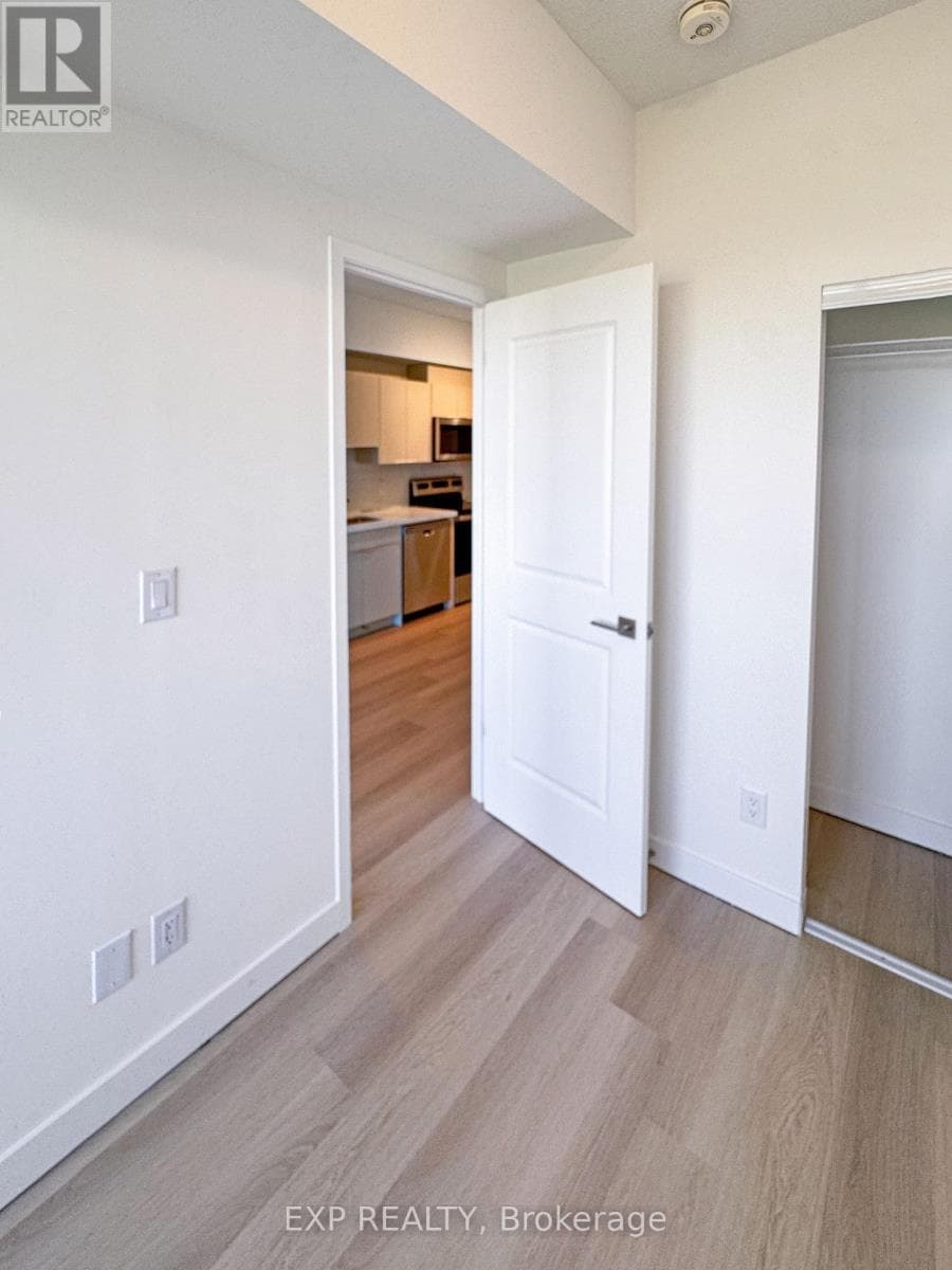 Single Family at 913- 2825 Jane Street, Toronto (Glenfield-Jane Heights), Ontario - Photo 9 - RE/MAX Garden City Realty