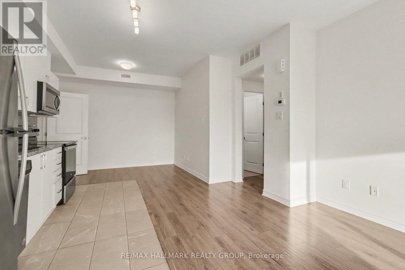 Single Family at K- 50 Jaguar Private, Ottawa, Ontario - Photo 4 - RE/MAX Garden City Realty
